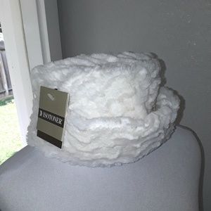 ISOTONER Faux Fur Hat